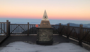 Đỉnh Fansipan xuất hiện sương muối