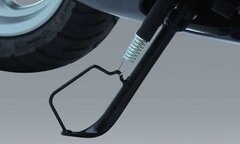Quên gạt chân chống xe có bị phạt? 