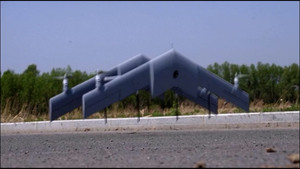 UAV cánh song song cất hạ cánh thẳng đứng 