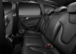 Mua ô tô nên chọn ghế da hay ghế vải?