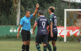 Bị cấm hết đời vì kỳ thị chủng tộc, trọng tài Thái Lan trần tình