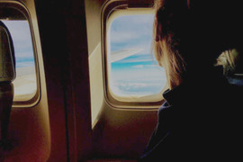 Con gái lớp 6 tuyệt thực đòi mẹ vay tiền đi du lịch nước ngoài cho bằng các bạn 