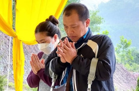 Sáng nay xét xử vụ gia đình ở Huế đưa con đi chữa bệnh, nhận về hũ tro cốt