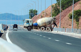 Xử lý xe trộn bê tông đi ngược chiều trên cao tốc Hà Nội - Bắc Giang