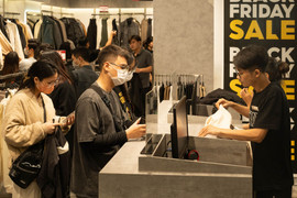 Sợ cảnh chen lấn, xếp hàng, nhiều người săn sale Black Friday giữa đêm