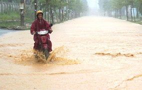 Miền Trung mưa lớn, nguy cơ cao lũ quét và sạt lở ở 6 tỉnh thành