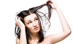 Cách đơn giản 'giải cứu' mái tóc bị bết dầu
