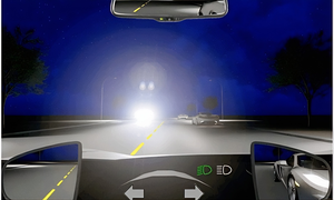 Xe đi ngược chiều bật đèn pha, tài xế cần xử lý thế nào?