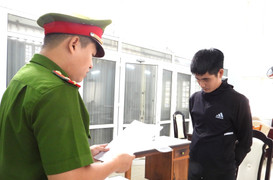 Nhân viên ngân hàng chiếm đoạt tiền tỷ của đồng nghiệp