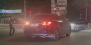 Khởi tố, bắt tạm giam hai tài xế lái xe sang cố tình tông nhau