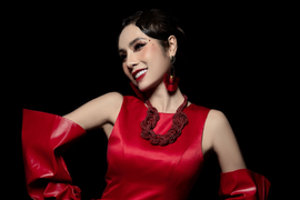 Hoa khôi Trà My khoe vẻ đẹp cổ điển, sắc sảo trên sàn diễn thời trang