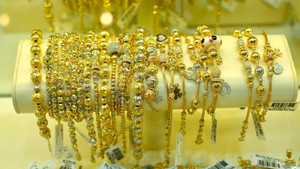 Giá vàng ít biến động, người mua vẫn đối diện rủi ro lớn