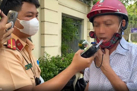 Tài xế vi phạm nồng độ cồn ở TP.HCM: Uống 2 ly rượu thuốc cho dễ ngủ trưa