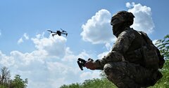 Ukraine bắn hạ UAV ngụy trang tinh vi gần Kiev