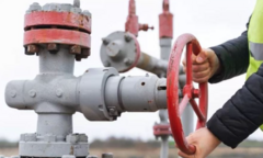 OPEC+ tiếp tục giảm sâu sản lượng dầu trong năm 2024