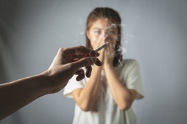 Tỷ lệ người mắc ung thư phổi, gan tăng do thường xuyên hít phải khói thuốc lá