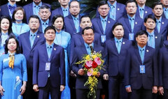 Ông Nguyễn Đình Khang giữ chức Chủ tịch Tổng Liên đoàn LĐ Việt Nam khóa XIII