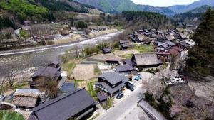 Khám phá ngôi làng cổ với nhà mái rơm ở Nhật Bản