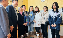 VOVedu: Ấm tình tri ân nhà giáo nghỉ hưu có hoàn cảnh đặc biệt khó khăn