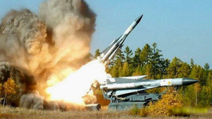 Nga bắn nổ kho đạn dược, đánh chặn tên lửa S-200 của Ukraine