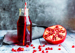 Điều gì xảy ra nếu uống nước ép lựu thường xuyên?