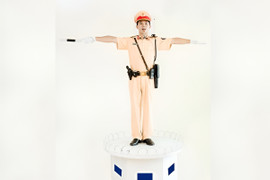 Khi CSGT giang 2 tay, người tham giao giao thông phải đi thế nào?