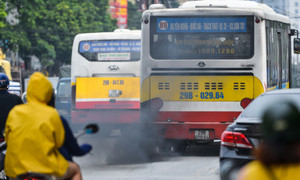 Đại biểu chất vấn xe buýt Hà Nội vượt ẩu, lấn làn, thái độ phục vụ chưa tốt