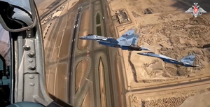 Video: Chiến đấu cơ hộ tống chuyến bay của ông Putin đến Trung Đông