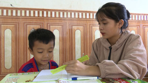 Trao cơ hội nối ước mơ: Vừa làm thuê vừa học, nữ sinh 9 năm liền học sinh giỏi 