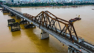 Hà Nội đề xuất làm hệ thống tàu điện treo 1 ray dọc hai bờ sông Hồng