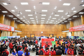 Hàng nghìn sinh viên Đại học Bách khoa Hà Nội tham gia Ngày hội hướng nghiệp