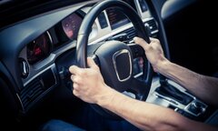 Cách nhận biết xe đã trả thẳng lái hay chưa khi đỗ