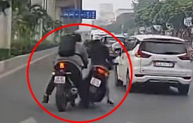 Nam thanh niên đi xe máy gây tai nạn với phụ nữ rồi bỏ chạy sẽ bị xử lý thế nào?