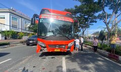 Tai nạn liên hoàn giữa xe khách Phương Trang và 4 ô tô ở TP Vũng Tàu