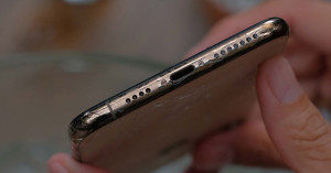 Cách đẩy nước ra khỏi loa ngoài iPhone cực dễ