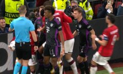 Sao trẻ Man Utd chơi xấu, xô xát với cầu thủ Bayern Munich
