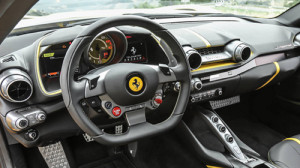 Vô lăng phẳng đáy có tác dụng gì?