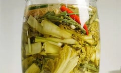 Cách ăn dưa muối tránh gây hại cơ thể