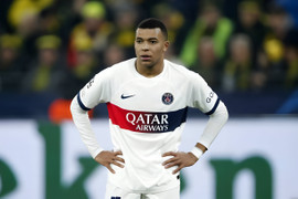 Kết quả Cúp C1: Mbappe bị hủy bàn thắng, PSG hụt ngôi đầu bảng