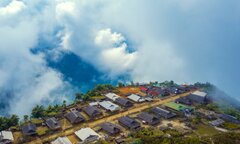 Đến Yên Bái có bản Cu Vai thanh bình, bốn bề toàn mây núi như cổ tích