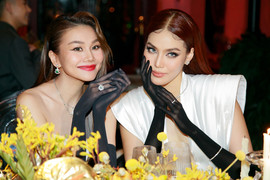 Siêu mẫu Thanh Hằng đeo trang sức tiền tỷ, hội ngộ Lan Khuê