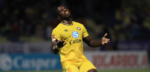 HLV Kim Sang-sik muốn nhập tịch cựu vua phá lưới V.League