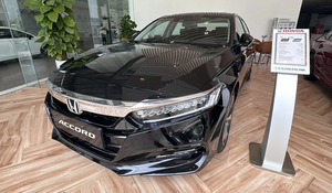 Honda Accord giảm giá sốc để xả hàng, chào đón phiên bản mới?