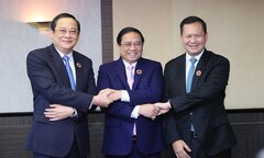 Thủ tướng Phạm Minh Chính ăn sáng làm việc với hai Thủ tướng Lào và Campuchia
