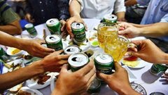 Khi nào sinh viên bị cấm uống rượu bia?