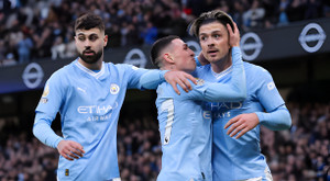 Kết quả Ngoại Hạng Anh: Sai lầm phút cuối, Man City mất chiến thắng