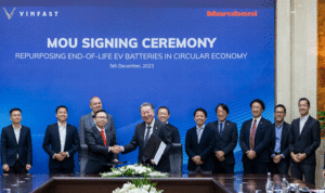 Con trai tỷ phú Phạm Nhật Vượng lần đầu xuất hiện