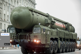 Khoảnh khắc Nga khoe tên lửa đạn đạo Yars trong tập trận quân sự 