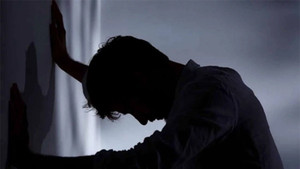 Bố ốm nặng nhưng các anh chị tôi phớt lờ chuyện góp tiền chữa trị