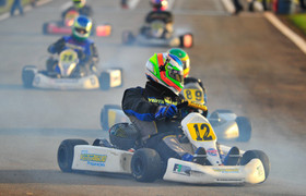 Xõa tóc khi lái xe đua, cô gái bị lột 80% da đầu